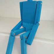 Siège en bois bleu